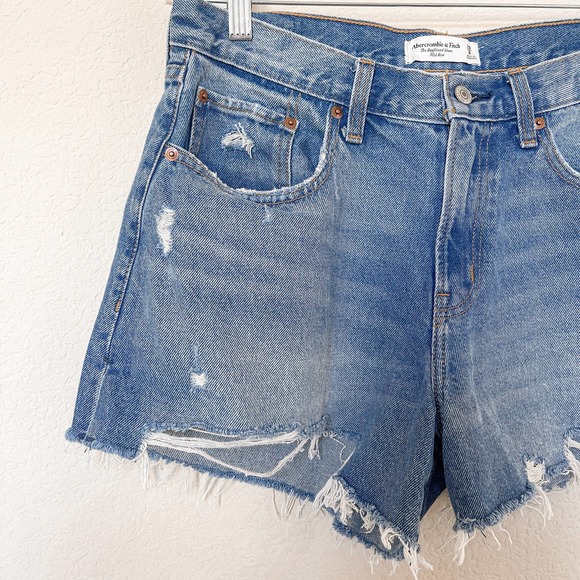 Abercrombie & Fitch Boyfriend Mid Rise Distressed Denim Shorts Size 29/8 - Picture 4 of 10